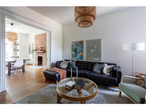 189 West Avenue N, Hamilton, ON - Indoor Photo Showing Living Room