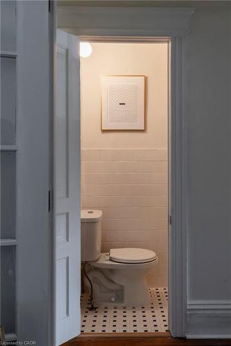 189 West Avenue N, Hamilton, ON - Indoor Photo Showing Bathroom