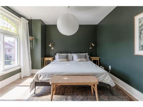 189 West Avenue N, Hamilton, ON - Indoor Photo Showing Bedroom