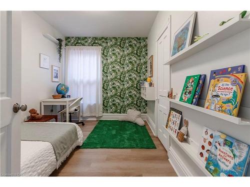 189 West Avenue N, Hamilton, ON - Indoor Photo Showing Bedroom