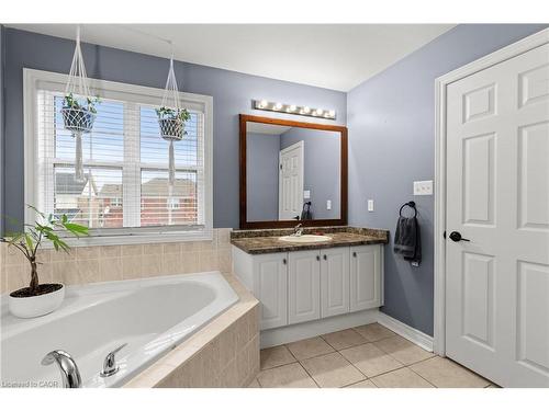 257 Wright Crescent, Niagara-On-The-Lake, ON - Indoor Photo Showing Bathroom