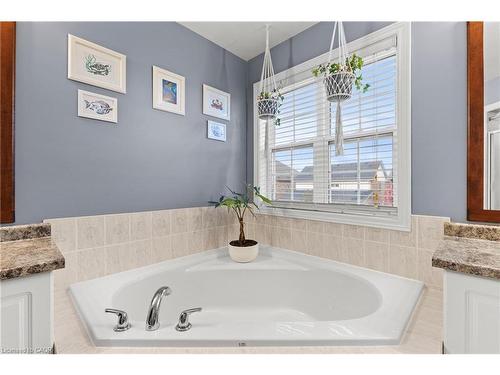 257 Wright Crescent, Niagara-On-The-Lake, ON - Indoor Photo Showing Bathroom