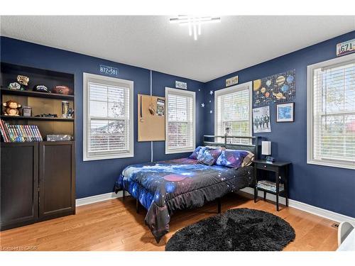 257 Wright Crescent, Niagara-On-The-Lake, ON - Indoor Photo Showing Bedroom