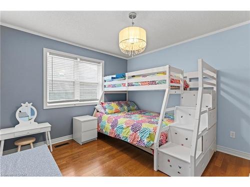 257 Wright Crescent, Niagara-On-The-Lake, ON - Indoor Photo Showing Bedroom
