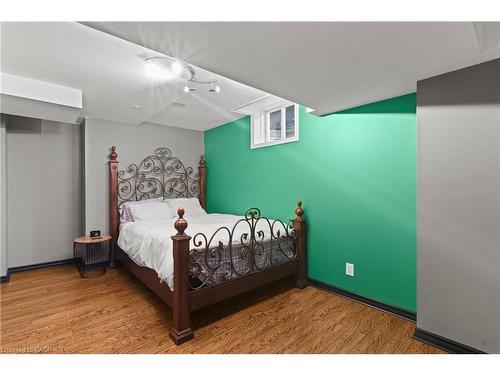 257 Wright Crescent, Niagara-On-The-Lake, ON - Indoor Photo Showing Bedroom