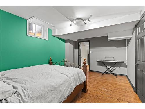 257 Wright Crescent, Niagara-On-The-Lake, ON - Indoor Photo Showing Bedroom