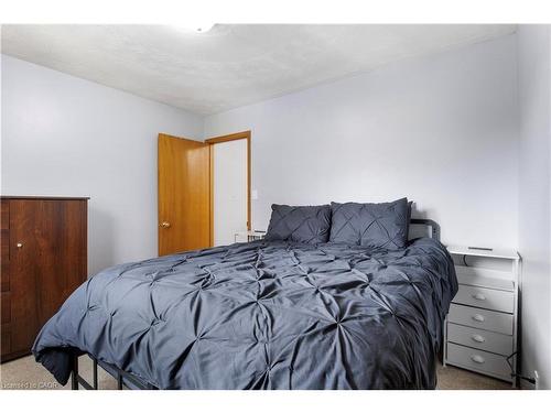 43 Middleton Street, Cambridge, ON - Indoor Photo Showing Bedroom