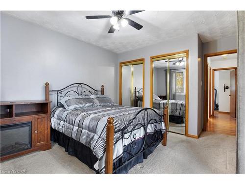 43 Middleton Street, Cambridge, ON - Indoor Photo Showing Bedroom
