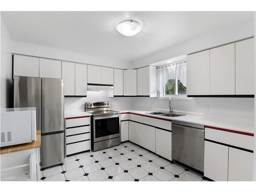 43 Middleton Street, Cambridge, ON - Indoor Photo Showing Kitchen With Double Sink