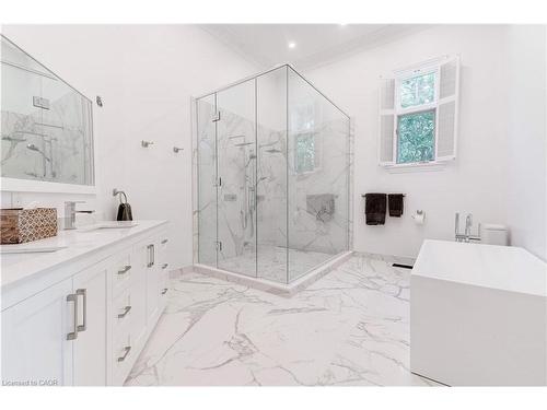 4410 Lakeshore Road, Burlington, ON - Indoor Photo Showing Bathroom