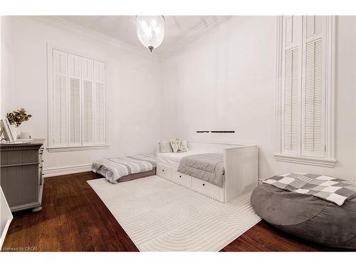 4410 Lakeshore Road, Burlington, ON - Indoor Photo Showing Bedroom