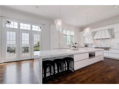 4410 Lakeshore Road, Burlington, ON - Indoor Photo Showing Kitchen With Upgraded Kitchen