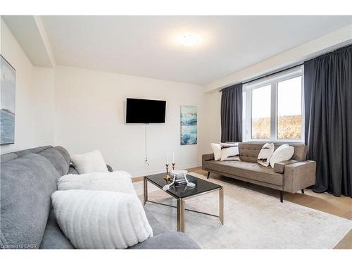 57 Monteith Drive, Brantford, ON - Indoor Photo Showing Living Room