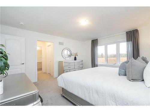 57 Monteith Drive, Brantford, ON - Indoor Photo Showing Bedroom
