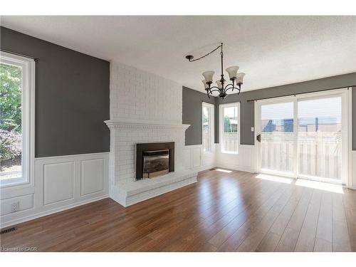 128 Brian Boulevard, Waterdown, ON - Indoor Photo Showing Living Room With Fireplace