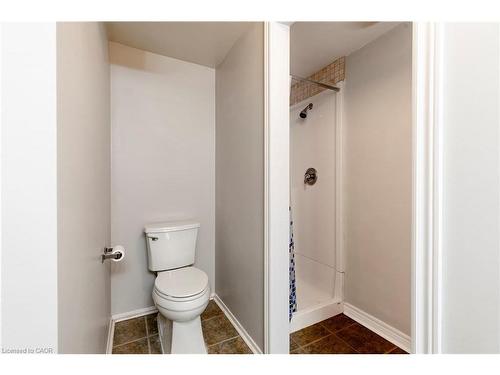 128 Brian Boulevard, Waterdown, ON - Indoor Photo Showing Bathroom