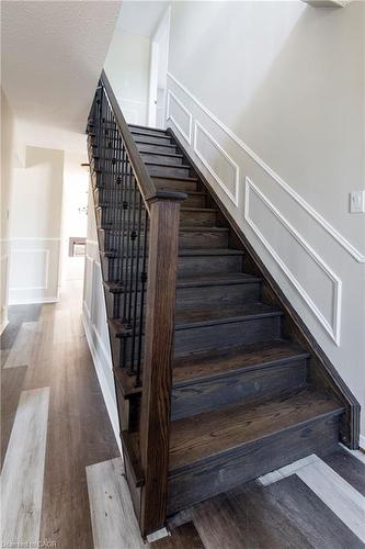 128 Brian Boulevard, Waterdown, ON - Indoor Photo Showing Other Room