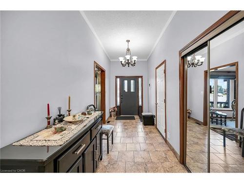 140 Solomon Crescent, Hamilton, ON - Indoor Photo Showing Other Room