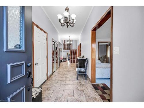 140 Solomon Crescent, Hamilton, ON - Indoor Photo Showing Other Room