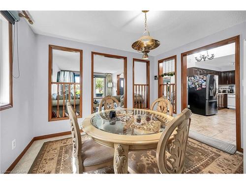 140 Solomon Crescent, Hamilton, ON - Indoor Photo Showing Dining Room