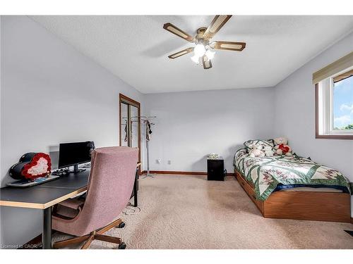 140 Solomon Crescent, Hamilton, ON - Indoor Photo Showing Bedroom