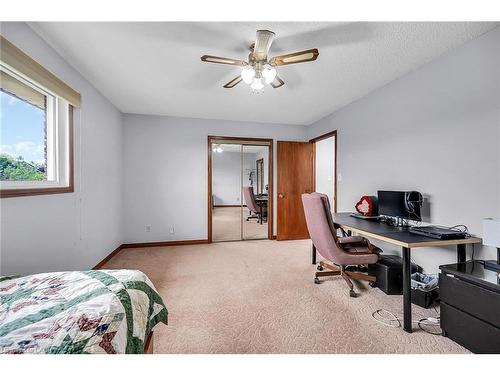 140 Solomon Crescent, Hamilton, ON - Indoor Photo Showing Other Room