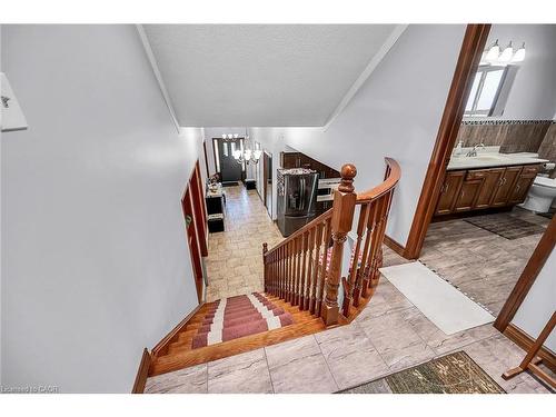 140 Solomon Crescent, Hamilton, ON - Indoor Photo Showing Other Room