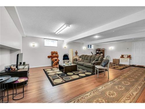 140 Solomon Crescent, Hamilton, ON - Indoor