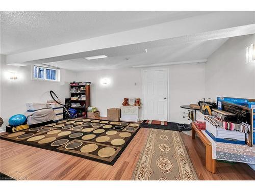 140 Solomon Crescent, Hamilton, ON - Indoor