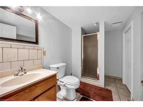 140 Solomon Crescent, Hamilton, ON - Indoor Photo Showing Bathroom