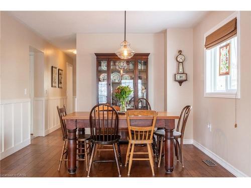 136 Glenariff Drive, Hamilton, ON - Indoor Photo Showing Dining Room