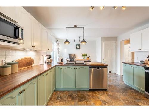 136 Glenariff Drive, Hamilton, ON - Indoor Photo Showing Kitchen With Double Sink