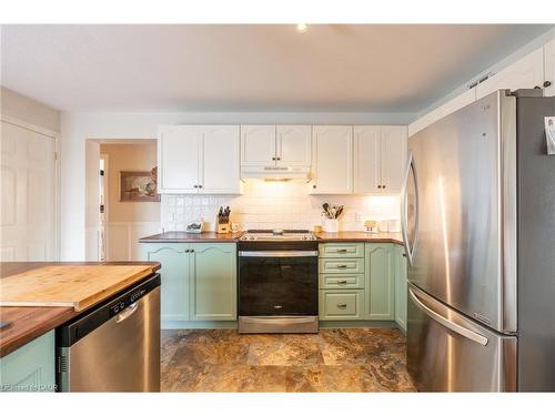 136 Glenariff Drive, Hamilton, ON - Indoor Photo Showing Kitchen