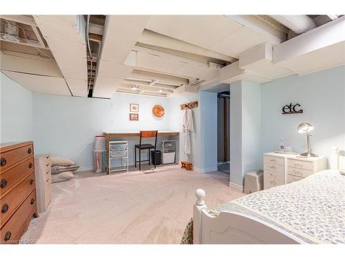 136 Glenariff Drive, Hamilton, ON - Indoor Photo Showing Bedroom