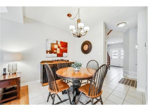 4005 Alexan Crescent, Burlington, ON - Indoor Photo Showing Dining Room