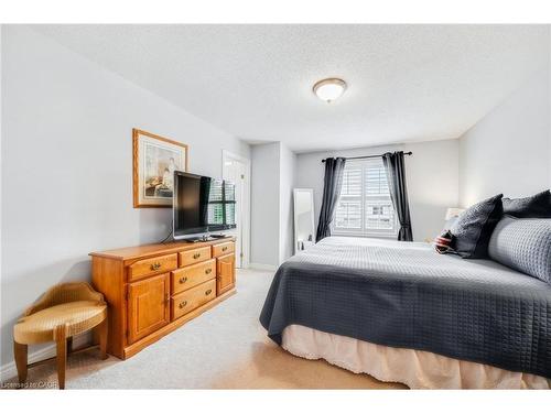 4005 Alexan Crescent, Burlington, ON - Indoor Photo Showing Bedroom