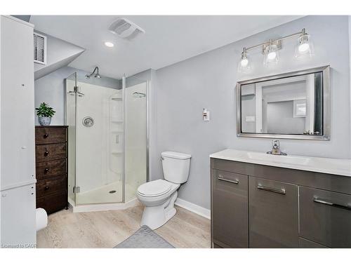233 Normanhurst Avenue, Hamilton, ON - Indoor Photo Showing Bathroom