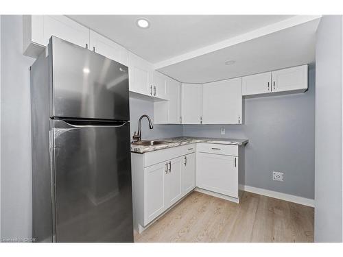 233 Normanhurst Avenue, Hamilton, ON - Indoor Photo Showing Kitchen