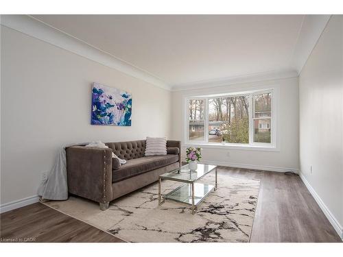 63 Ellis Crescent S, Waterloo, ON - Indoor Photo Showing Living Room