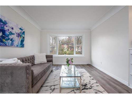 63 Ellis Crescent S, Waterloo, ON - Indoor Photo Showing Living Room