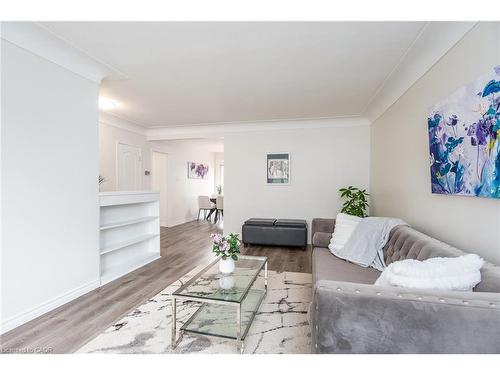 63 Ellis Crescent S, Waterloo, ON - Indoor Photo Showing Living Room