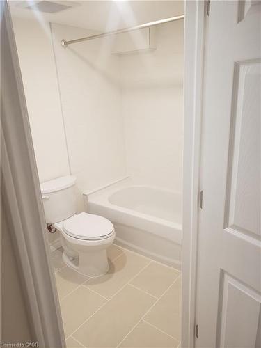 63 Ellis Crescent S, Waterloo, ON - Indoor Photo Showing Bathroom