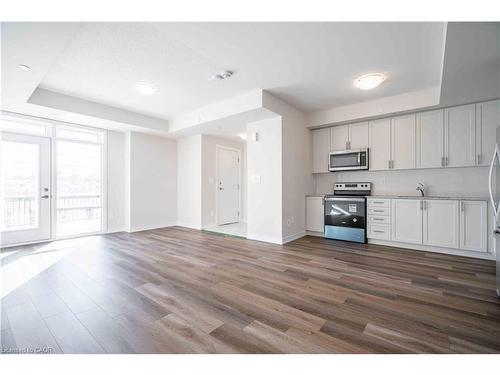 126-1585 Rose Way, Milton, ON - Indoor Photo Showing Kitchen