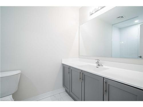 126-1585 Rose Way, Milton, ON - Indoor Photo Showing Bathroom