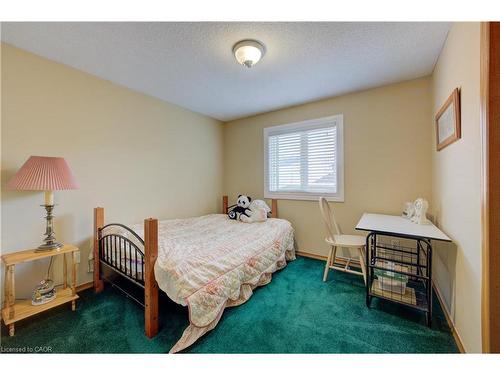 489 Northlake Drive, Waterloo, ON - Indoor Photo Showing Bedroom