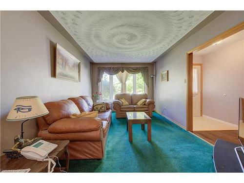 489 Northlake Drive, Waterloo, ON - Indoor Photo Showing Living Room