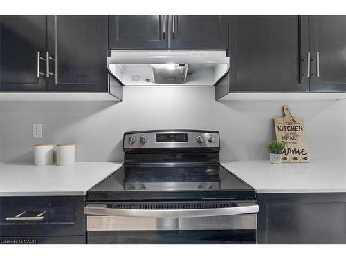 28-324 Equestrian Way, Cambridge, ON - Indoor Photo Showing Kitchen