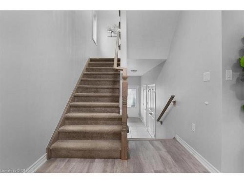 28-324 Equestrian Way, Cambridge, ON - Indoor Photo Showing Other Room