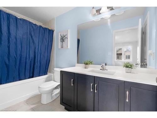 28-324 Equestrian Way, Cambridge, ON - Indoor Photo Showing Bathroom