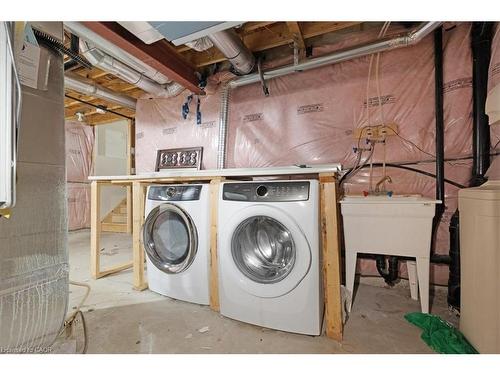 28-324 Equestrian Way, Cambridge, ON - Indoor Photo Showing Laundry Room